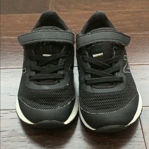 EUC toddler boys Sneakers 8W